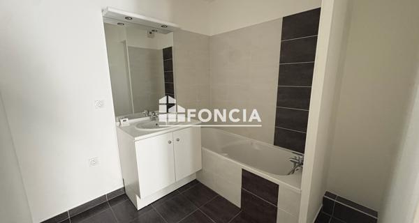 Location Appartement 2 pièces 45.03 m² - Décines-charpieu 69150
