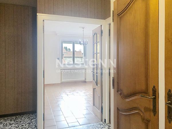 Belle maison de 110 m2 environ avec terrain plat et garage dans Centre Montfaucon