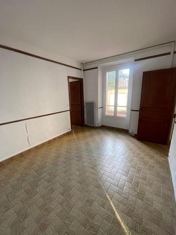 Appartement 3 pièces 43 m²  corbeil-Essonnes.