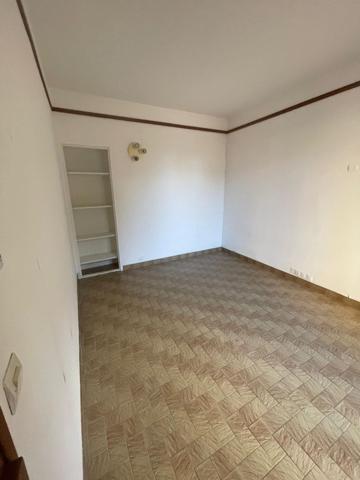 Appartement 3 pièces 43 m²  corbeil-Essonnes.