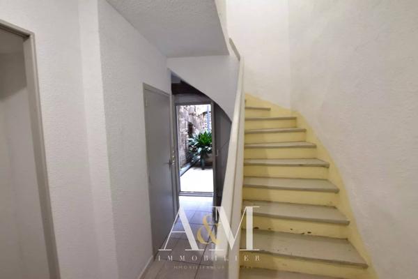 T2 60 m² avec 1 remise de 40 m² et cour