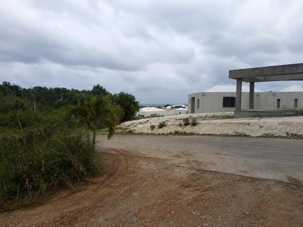 Terrain constructible de 1 051 m² dans un lotissement privé à Saint-François