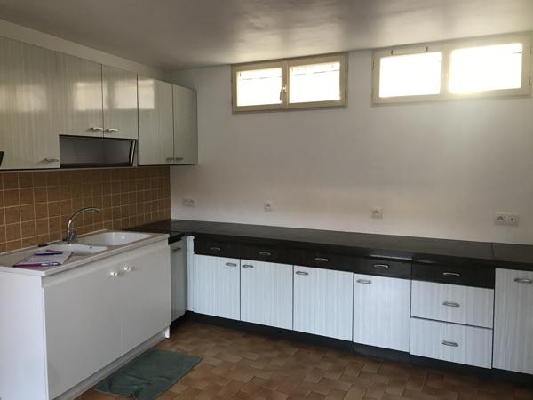 Exclusivité, Marmande coeur de ville, habitation de 82.94m² avec 3 garages.