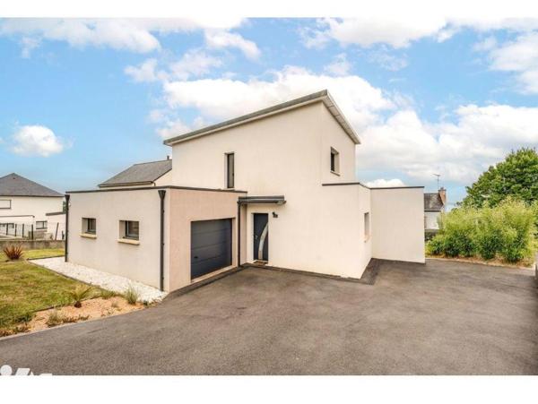 Maison a Vendre à BRIEC, en Finistère Sud (29), Quartier Résidentiel, Maison Contemporaine de 2...