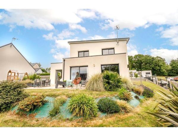 Maison a Vendre à BRIEC, en Finistère Sud (29), Quartier Résidentiel, Maison Contemporaine de 2...