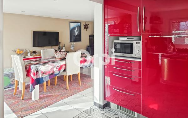 Maison à vendre    5 pièces •  Fosses