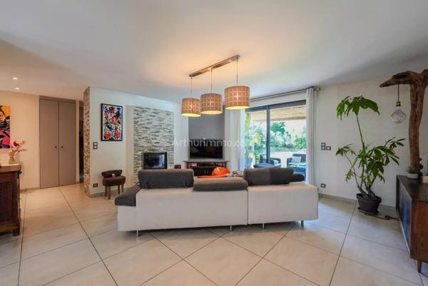 Vente                                                      Villa
                        
                     5 pièces                      107 m2                     à Draguignan