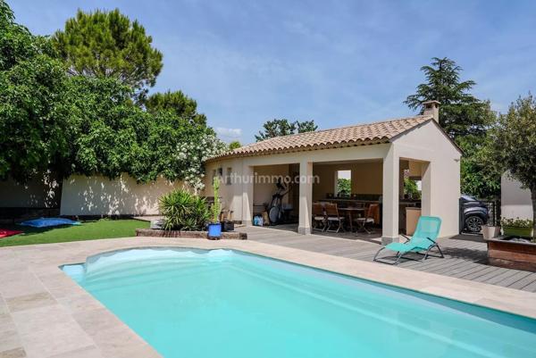 Vente                                                      Villa
                        
                     5 pièces                      107 m2                     à Draguignan