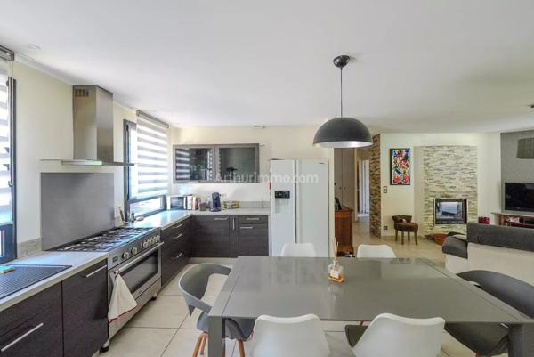 Vente                                                      Villa
                        
                     5 pièces                      107 m2                     à Draguignan
