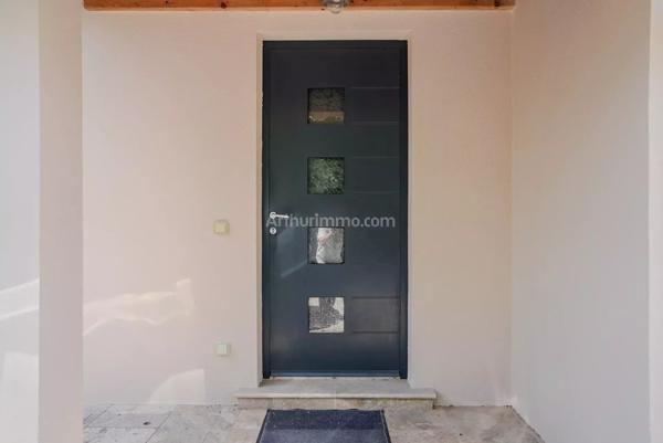 Vente                                                      Villa
                        
                     5 pièces                      107 m2                     à Draguignan