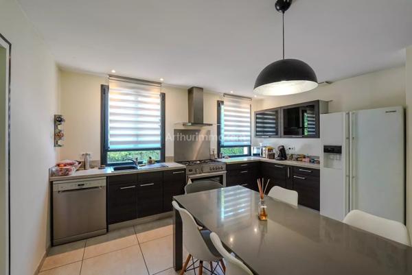 Vente                                                      Villa
                        
                     5 pièces                      107 m2                     à Draguignan