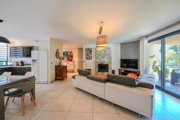 Vente                                                      Villa
                        
                     5 pièces                      107 m2                     à Draguignan