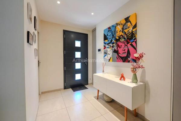 Vente                                                      Villa
                        
                     5 pièces                      107 m2                     à Draguignan