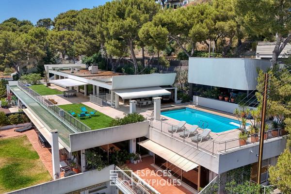 Appartement moderniste avec terrasse et pleine vue mer