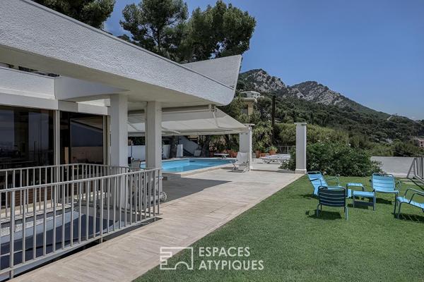 Appartement moderniste avec terrasse et pleine vue mer