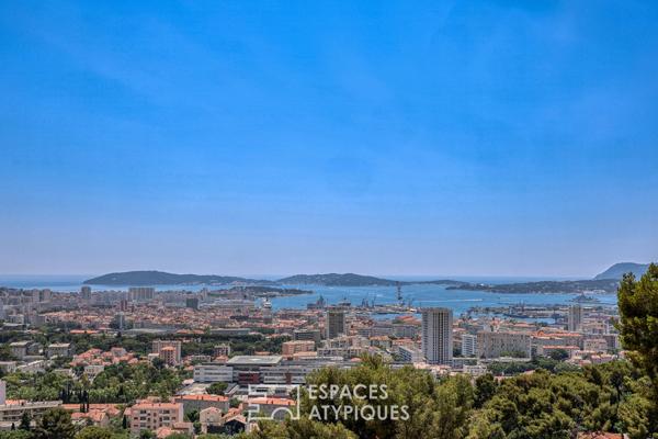 Appartement moderniste avec terrasse et pleine vue mer