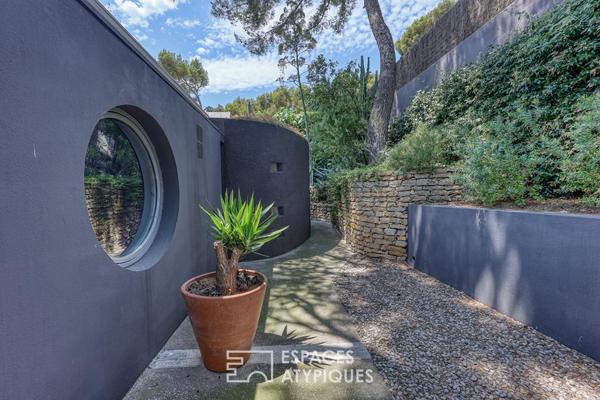 Appartement moderniste avec terrasse et pleine vue mer