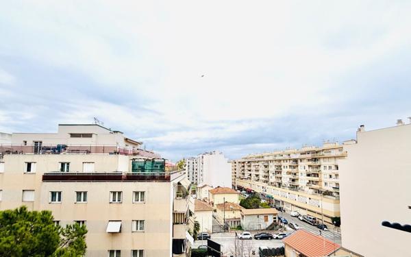 Appartement à vendre    3 pièces • 73 m2 Nice