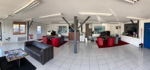 Bureaux Agence Commerciale 150 m2 avec 2200 m2 de foncier d'exposition OUEST de Nantes