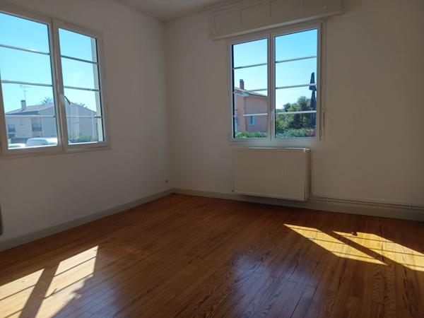 Demeure en plein cœur de la ville composée de deux logements.