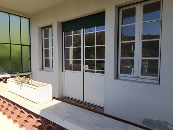 Demeure en plein cœur de la ville composée de deux logements.