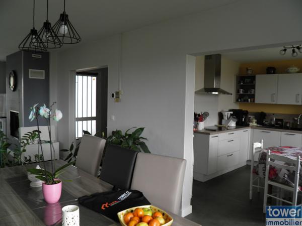 Maison
                                                                                                                                                                                                                                                                                                                        4 pièce(s)                                                                                                                                                                                                          3 chambre(s)                                                                                                                                                                                                          103  m²