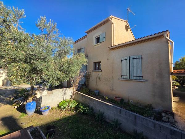 Dpt Gard (30), Saint Christol les ales, belle villa 5 chambres d'environ 140m² environ sur un terrain clos de 964m² + 2 garages et piscine.
