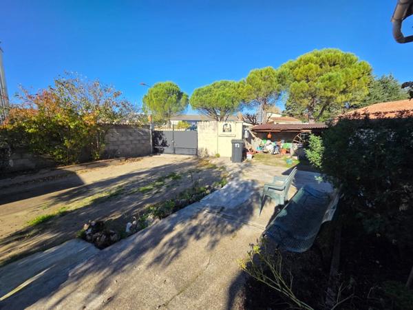 Dpt Gard (30), Saint Christol les ales, belle villa 5 chambres d'environ 140m² environ sur un terrain clos de 964m² + 2 garages et piscine.