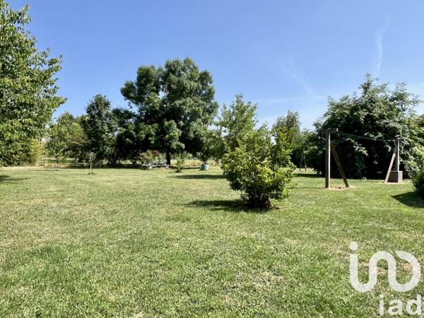 Maison 6 pièces de 141 m² à Nérondes (18350)