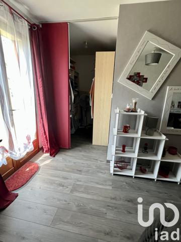 Maison 6 pièces de 141 m² à Nérondes (18350)