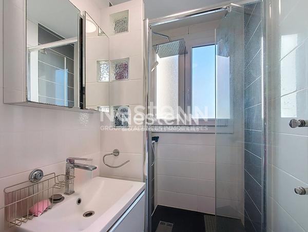 Idéal investissement locatif ou premier achat : appartement de 3 pièces avec balcon, parking et cave, accès direct N12 et gare