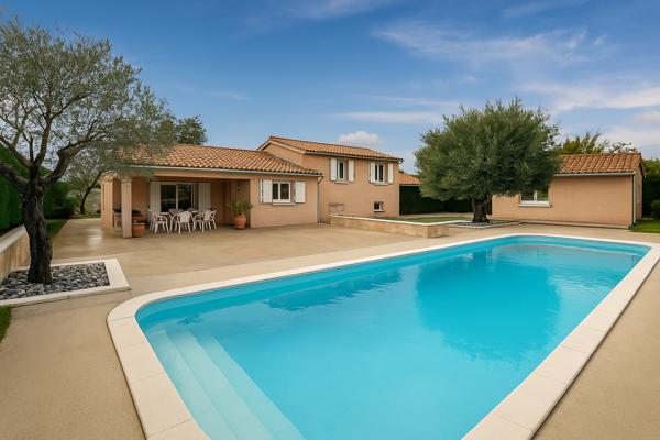 Misérieux (01600) À Vendre – Maison familiale avec grand terrain et piscine à Misérieux