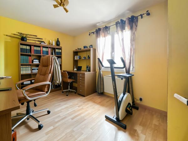 Misérieux (01600) À Vendre – Maison familiale avec grand terrain et piscine à Misérieux