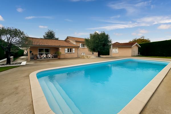 Misérieux (01600) À Vendre – Maison familiale avec grand terrain et piscine à Misérieux
