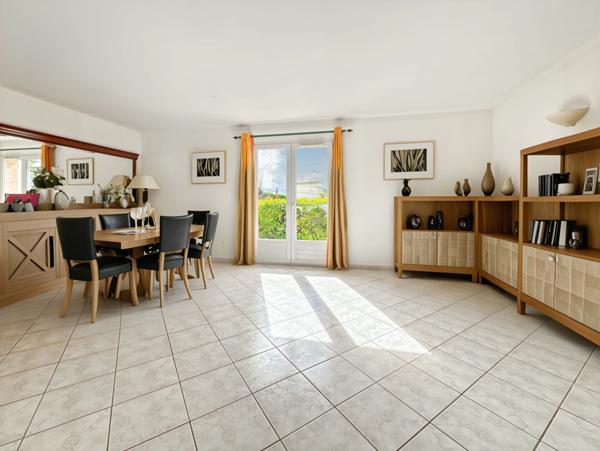 Misérieux (01600) À Vendre – Maison familiale avec grand terrain et piscine à Misérieux