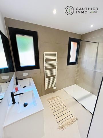 Maison
         4 pièces
        - 100 m²