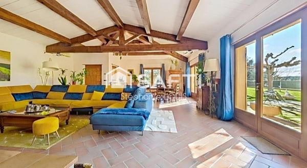 Au calme vue dégagée - Piscine intérieure - Double garage