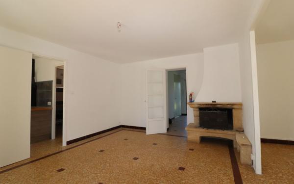 Maison à vendre    3 pièces •  Saint-Maximin-la-Sainte-Baume