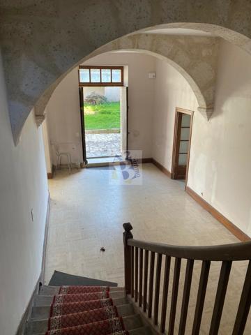 Vente maison Angouleme (16000), 330.00m² avec 10 pièce(s) dont 8 chambre(s) sur 400.00m² de terrain. Agence Allard Brimeaud