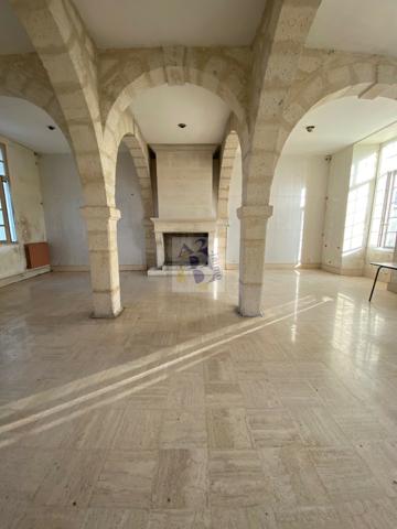 Vente maison Angouleme (16000), 330.00m² avec 10 pièce(s) dont 8 chambre(s) sur 400.00m² de terrain. Agence Allard Brimeaud