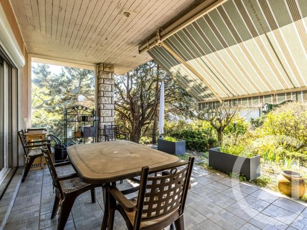 Maison à vendre  5 pièces - 133 m 2   MONTMERLE SUR SAONE  - 01