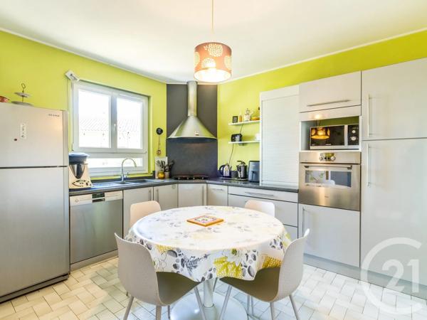 Maison à vendre  5 pièces - 133 m 2   MONTMERLE SUR SAONE  - 01