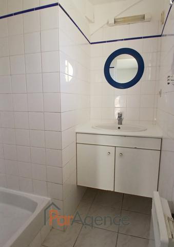 MAISON 4 PIECES - 88 M2 - 300 M CENTRE VILLE