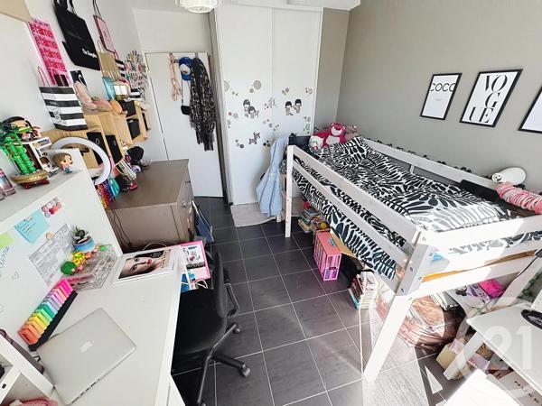 Appartement F4 à vendre  4 pièces - 76 m 2   LYON  - 69007