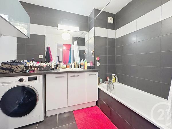 Appartement F4 à vendre  4 pièces - 76 m 2   LYON  - 69007