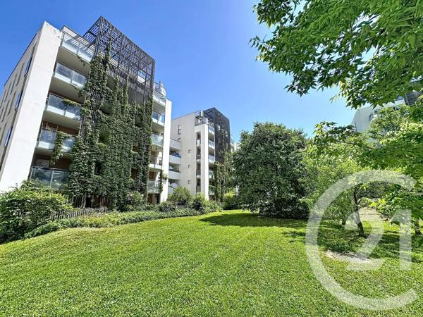 Appartement F4 à vendre  4 pièces - 76 m 2   LYON  - 69007