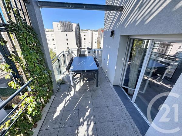 Appartement F4 à vendre  4 pièces - 76 m 2   LYON  - 69007