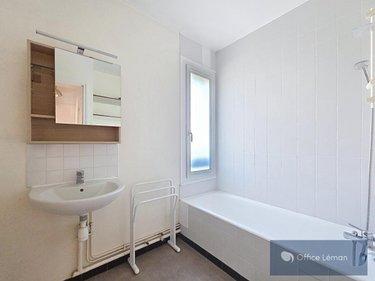 Appartement à vendre à Ferney-Voltaire dans l'Ain (01210), ref : 01047-826
