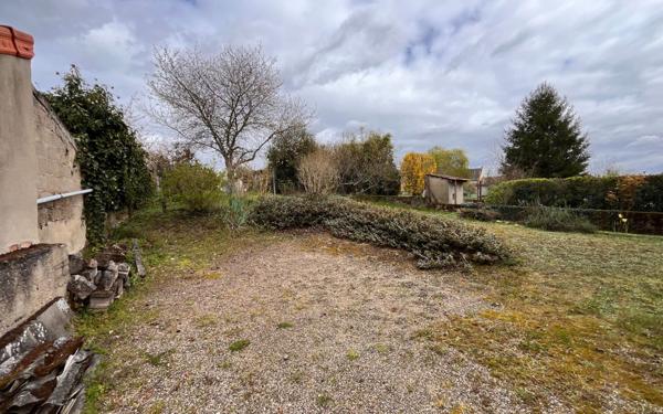 Maison à vendre    5 pièces • 105 m2 Saint-Yorre
