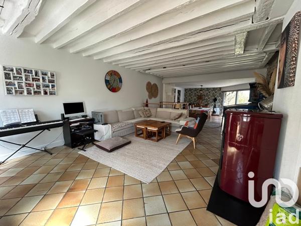 Maison traditionnelle 7 pièces de 214 m² à Grigny (91350)